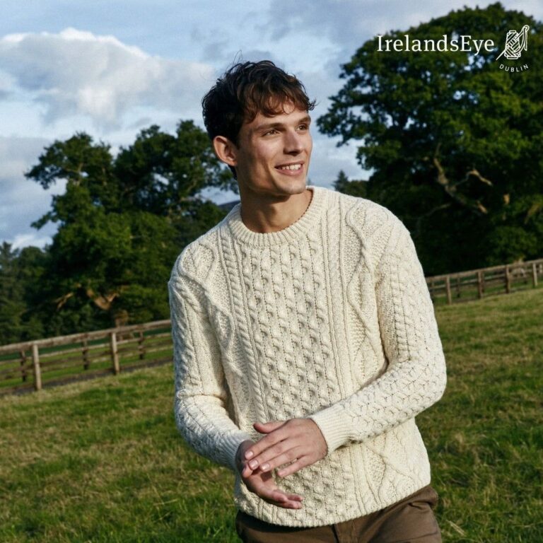 Fearnóg Aran crew neck sweater